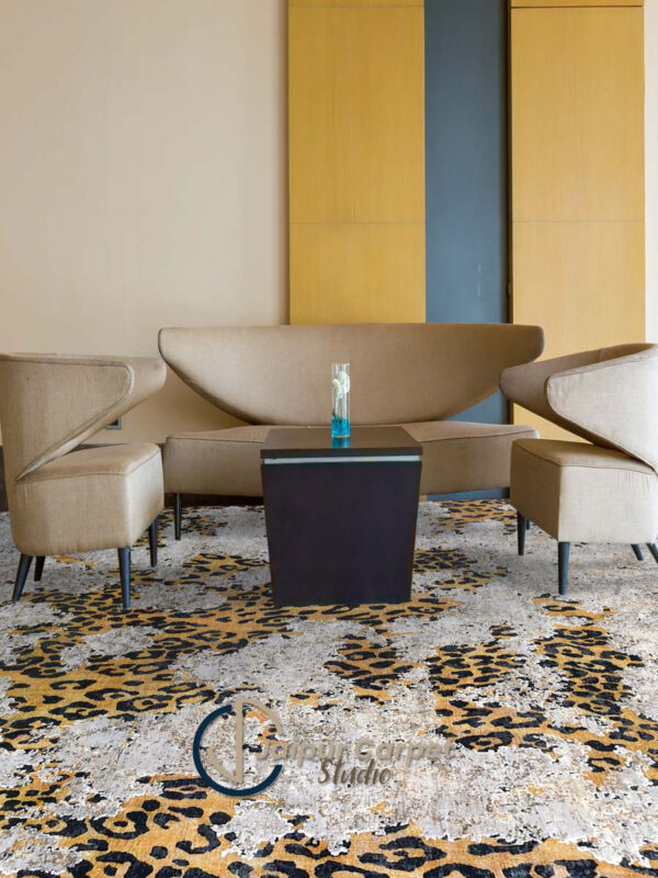 Jungle Majesty: Tiger Skin-Inspired Carpet - Image 2