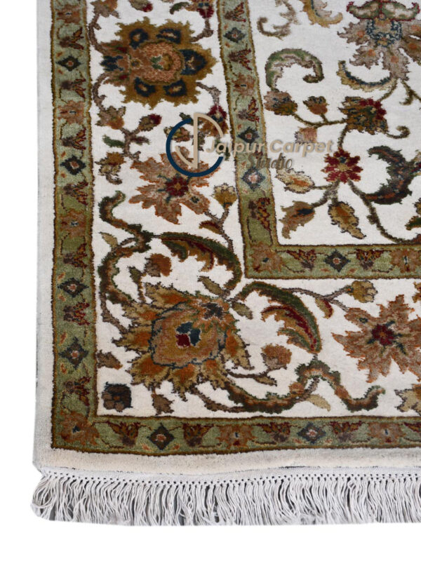 Taj Majesty – Hand-Carved Wool Silk Rug Inspired by Taj Mahal - Image 3