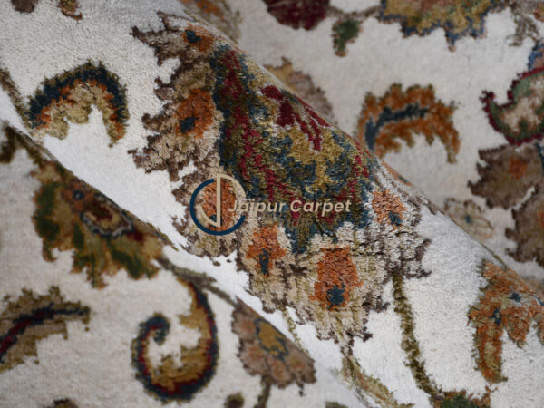 Taj Majesty – Hand-Carved Wool Silk Rug Inspired by Taj Mahal - Image 4
