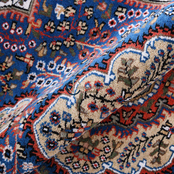 Zarif Elegance – Handwoven Wool Rug with Irani Allure - Image 3