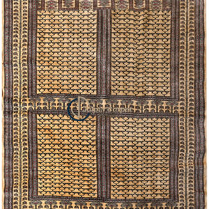 Rustic Kilim Charm – Handwoven Wool Carpet with Heritage Appeal