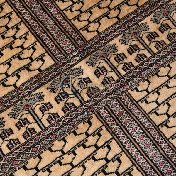 Rustic Kilim Charm – Handwoven Wool Carpet with Heritage Appeal - Image 3