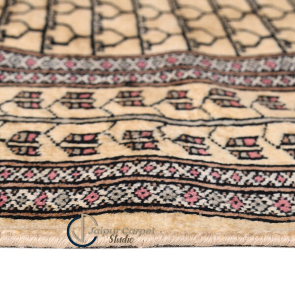 Rustic Kilim Charm – Handwoven Wool Carpet with Heritage Appeal - Image 6