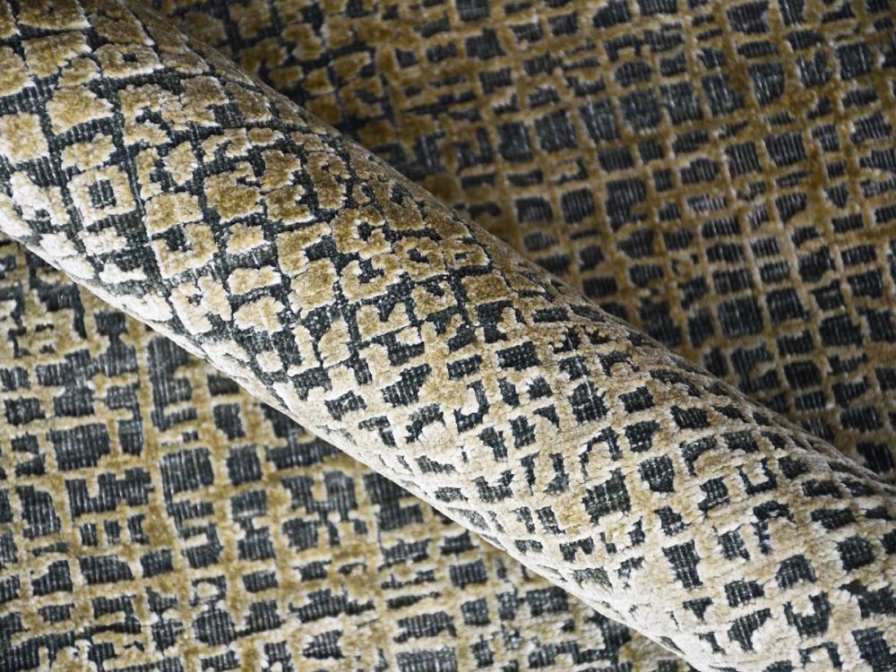 Luxury Handwoven Olive Grid Rug – Modern Textured Weave for Elegant Interiors - Image 6