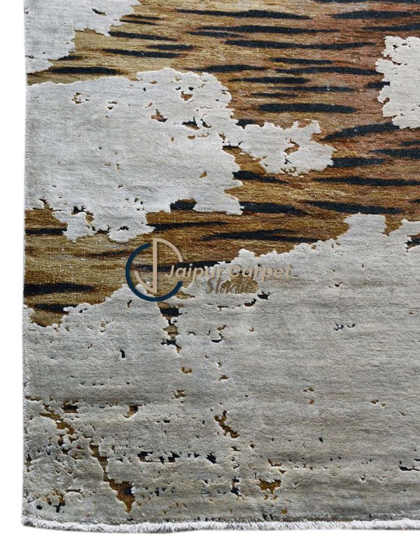 Wild Grace – Bespoke Wool-Silk Leopard Rug