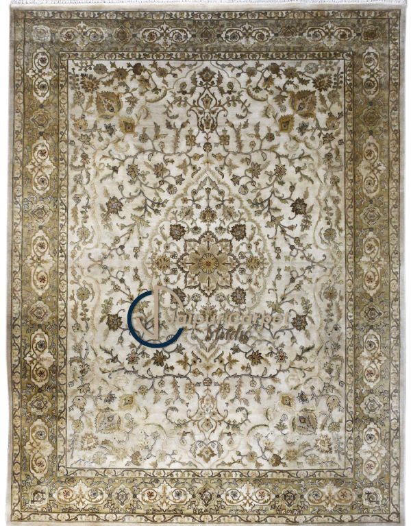 Regal Ivory Garden Rug – A Floral Symphony