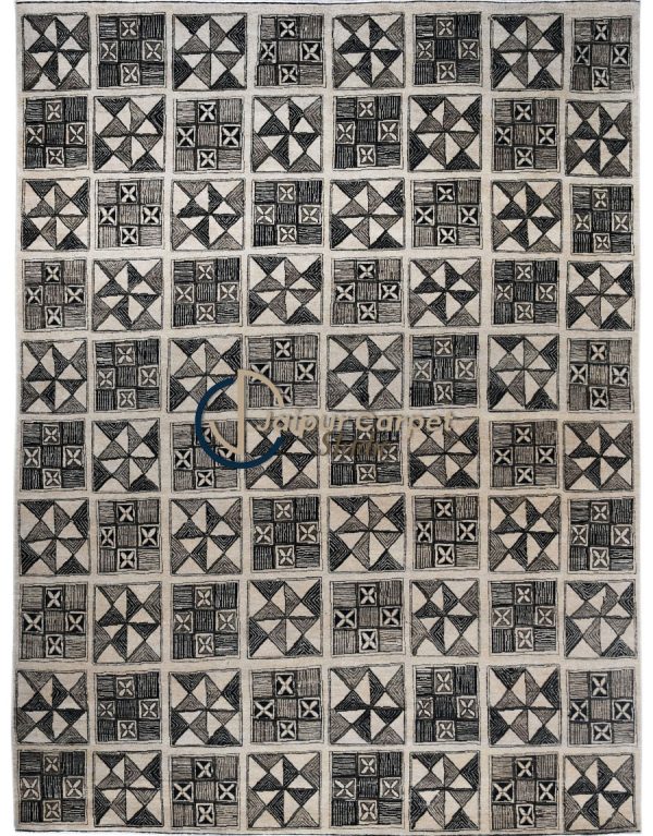 Graphite Mosaic – Handcrafted Wool Rug with Geometric Charm