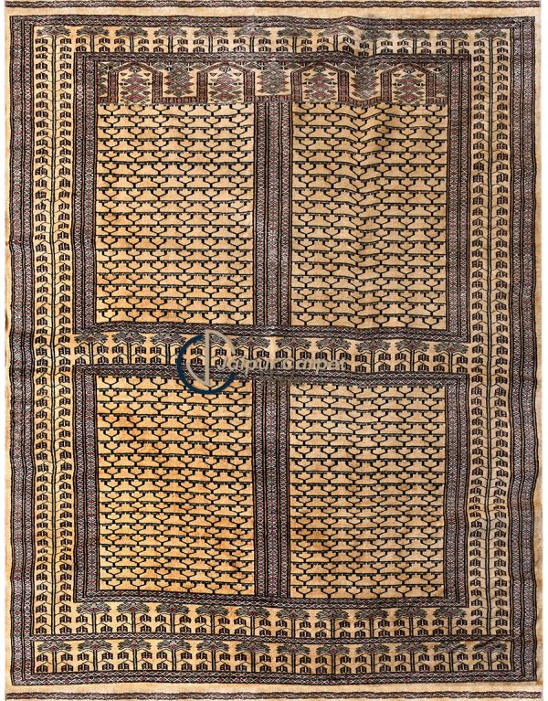 Rustic Kilim Charm – Handwoven Wool Carpet with Heritage Appeal