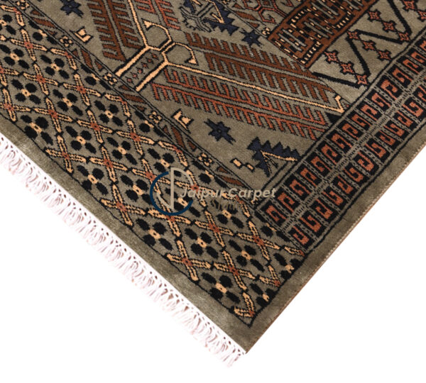 Nomadic Elegance – Handwoven Kilim Carpet in Earthy Hues - Image 5