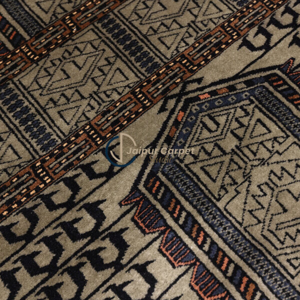 Nomadic Elegance – Handwoven Kilim Carpet in Earthy Hues - Image 3