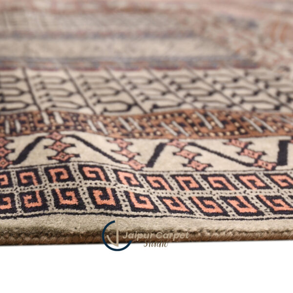 Nomadic Elegance – Handwoven Kilim Carpet in Earthy Hues - Image 6