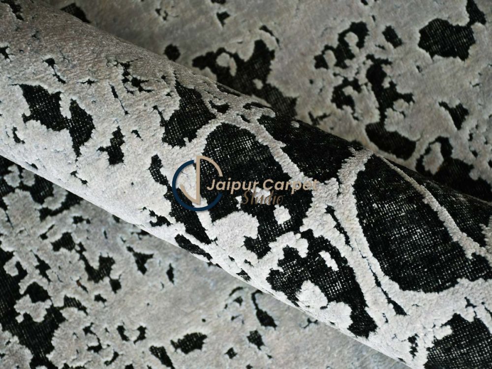 Ebony Prowl Wool Silk Rug - Image 3