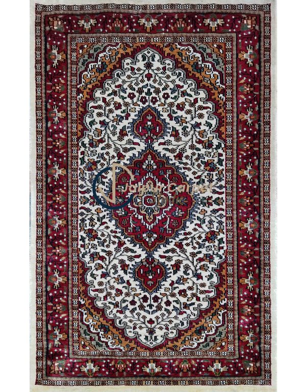 Ivory Splendor – Mughal Medallion Silk Rug