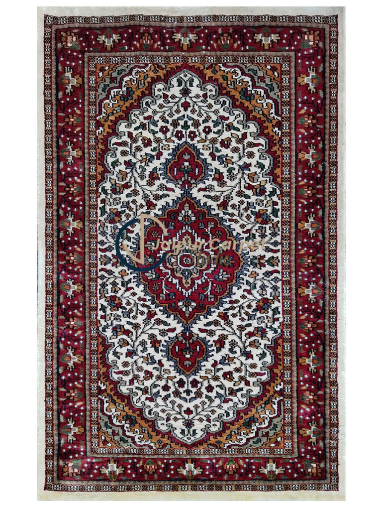 Ivory Splendor – Mughal Medallion Silk Rug